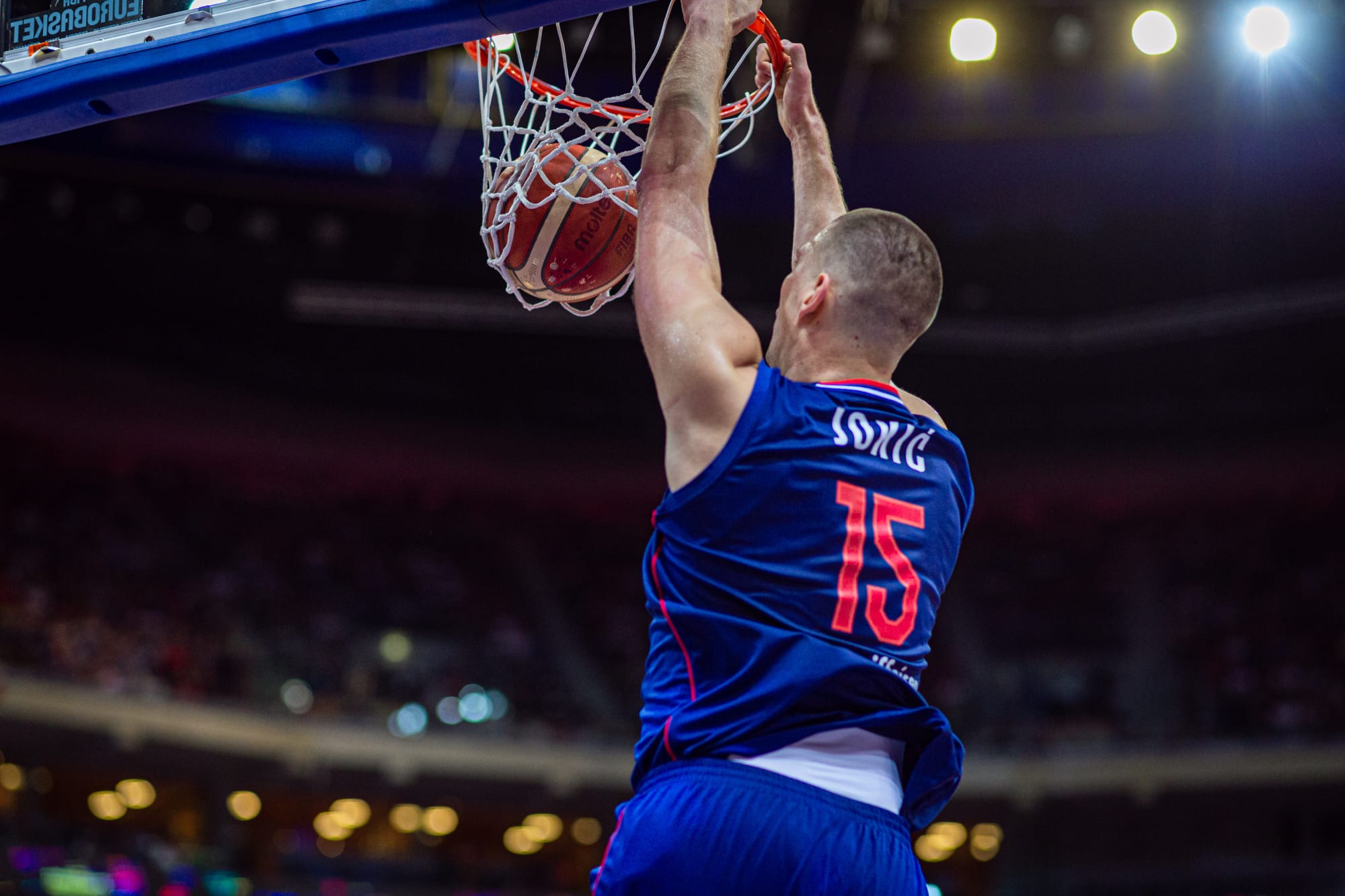 Jokic dominates the paint as Serbia impresses against France