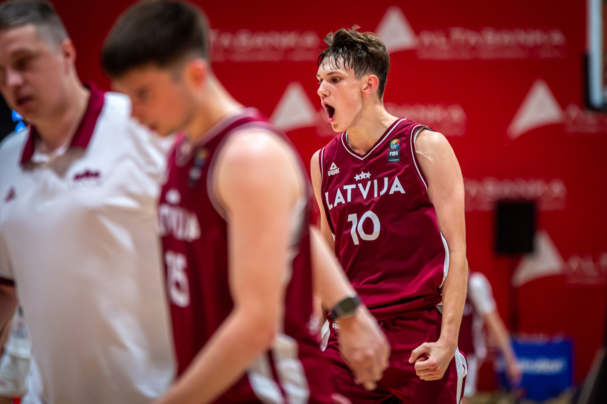 Latvia shock Lithuania, Lastring has block party as last eight is set