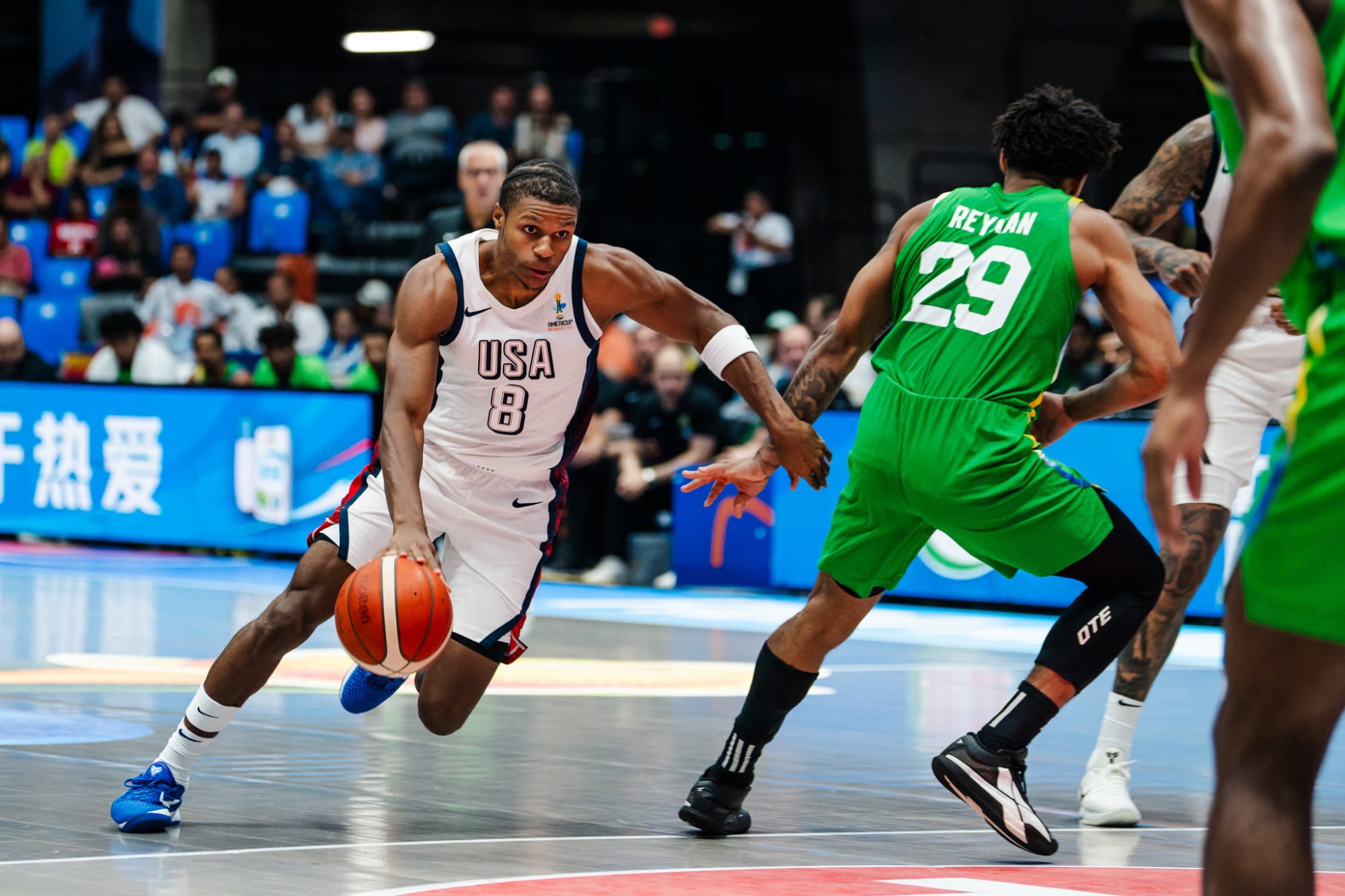 USA closes strong, defeats Brazil and finishes first in Group A
