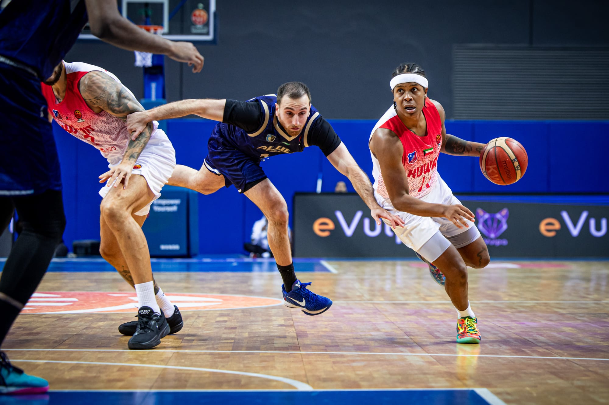 Shabab Al Ahli look to build streak as Kuwait Club aim to snatch lead