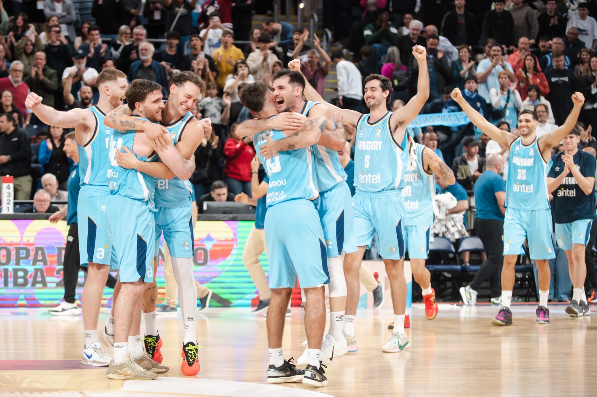 Uruguay survive Panama on Rojas’ buzzer-beater