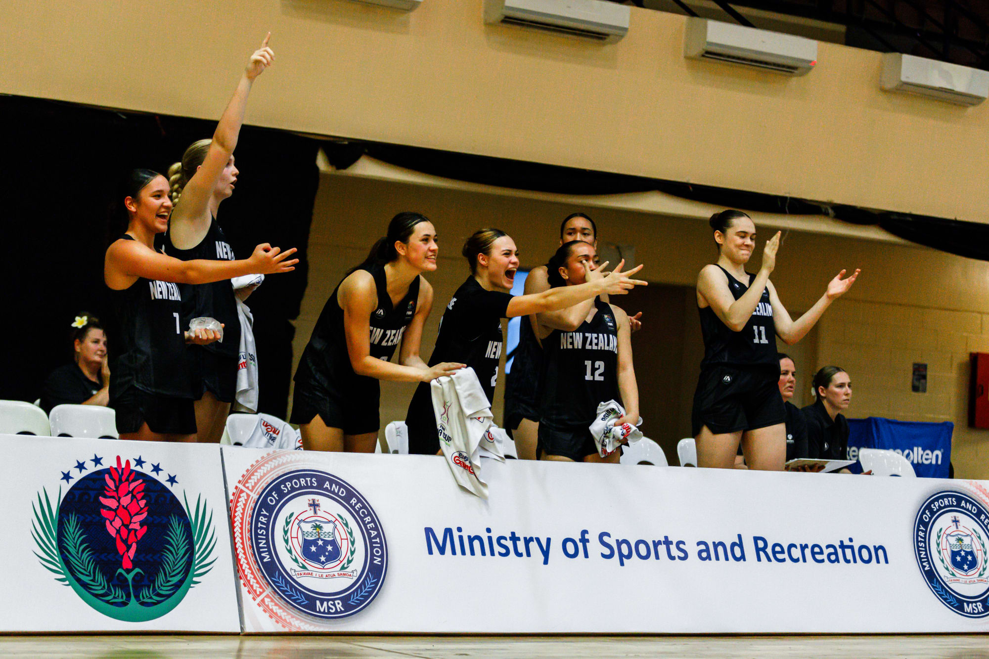 New Zealand outlast Samoa; Australia defeat Guam