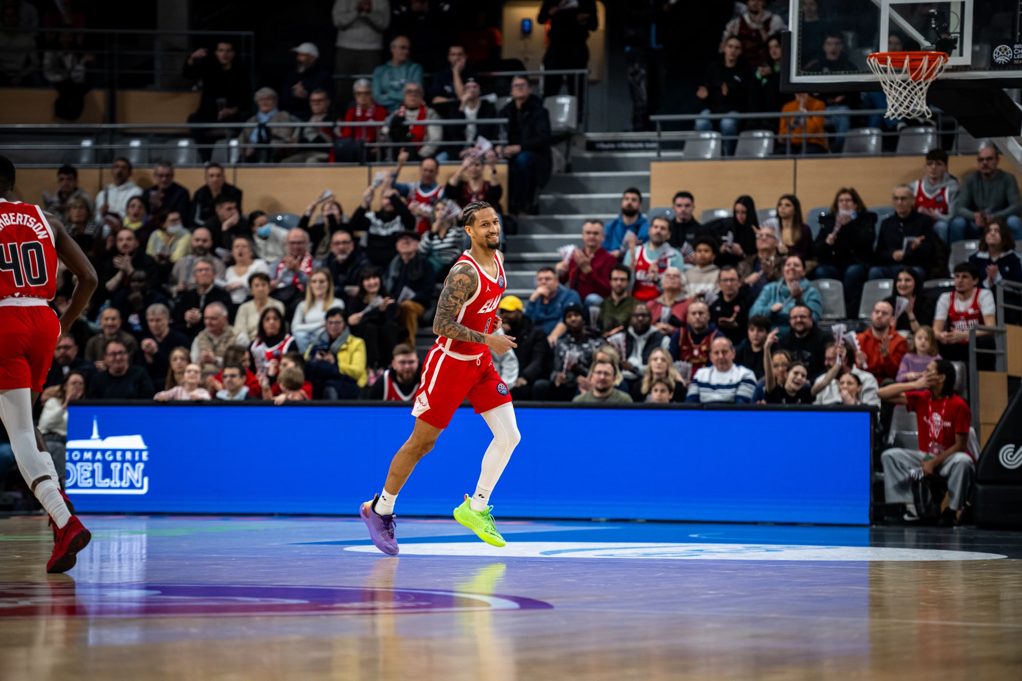 Hill's personal 8-0 run wins it for Chalon; road teams go 4-1