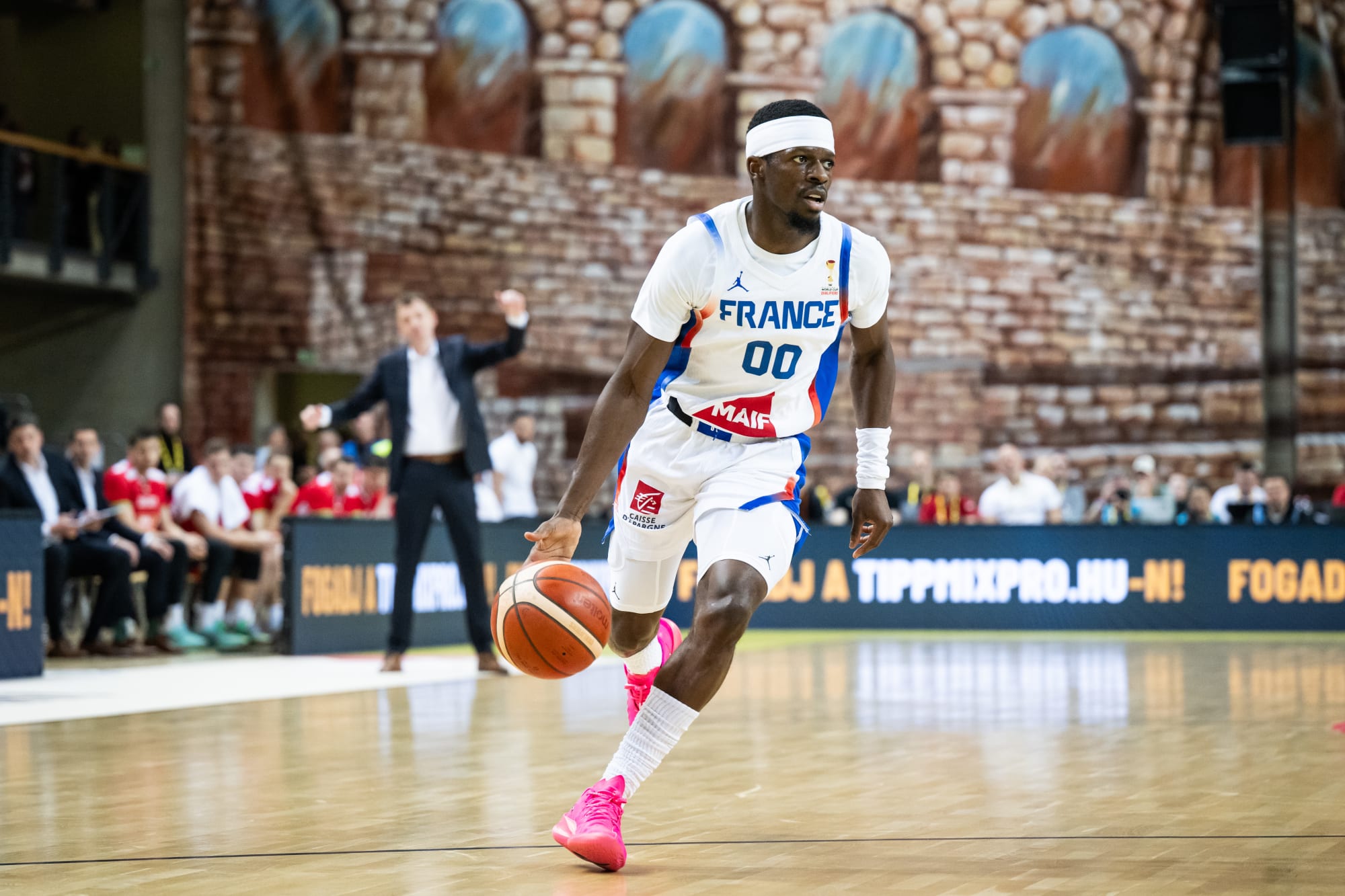 Watch now: Francisco sinks game-winner to deny Hungary