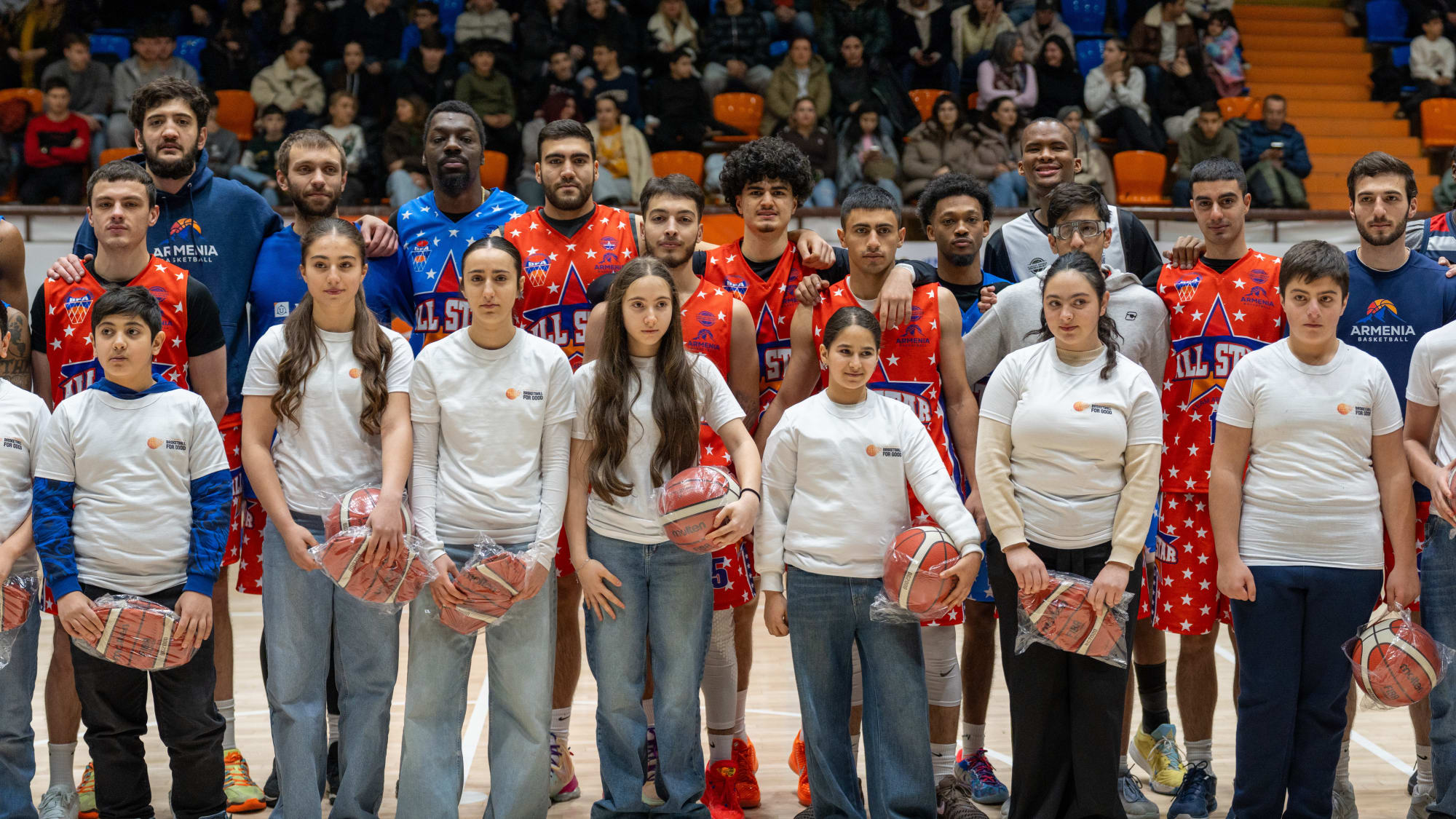 Το μπάσκετ παρέχει μια επιστροφή στην κανονικότητα για τους εκτοπισμένους νέους στην Αρμενία