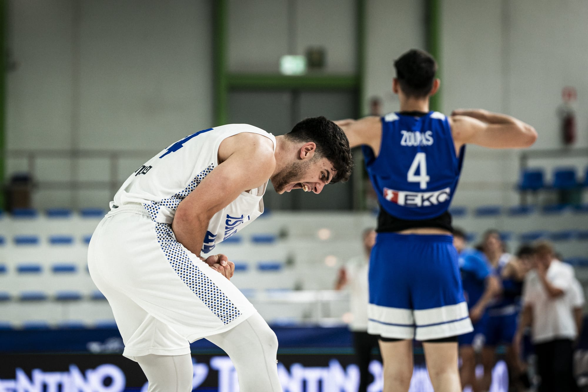 Aronov, Musis οδηγούν το Ισραήλ σοκ για την Ελλάδα. η φιλοξενούμενη Ιταλία ανοίγει με νίκη