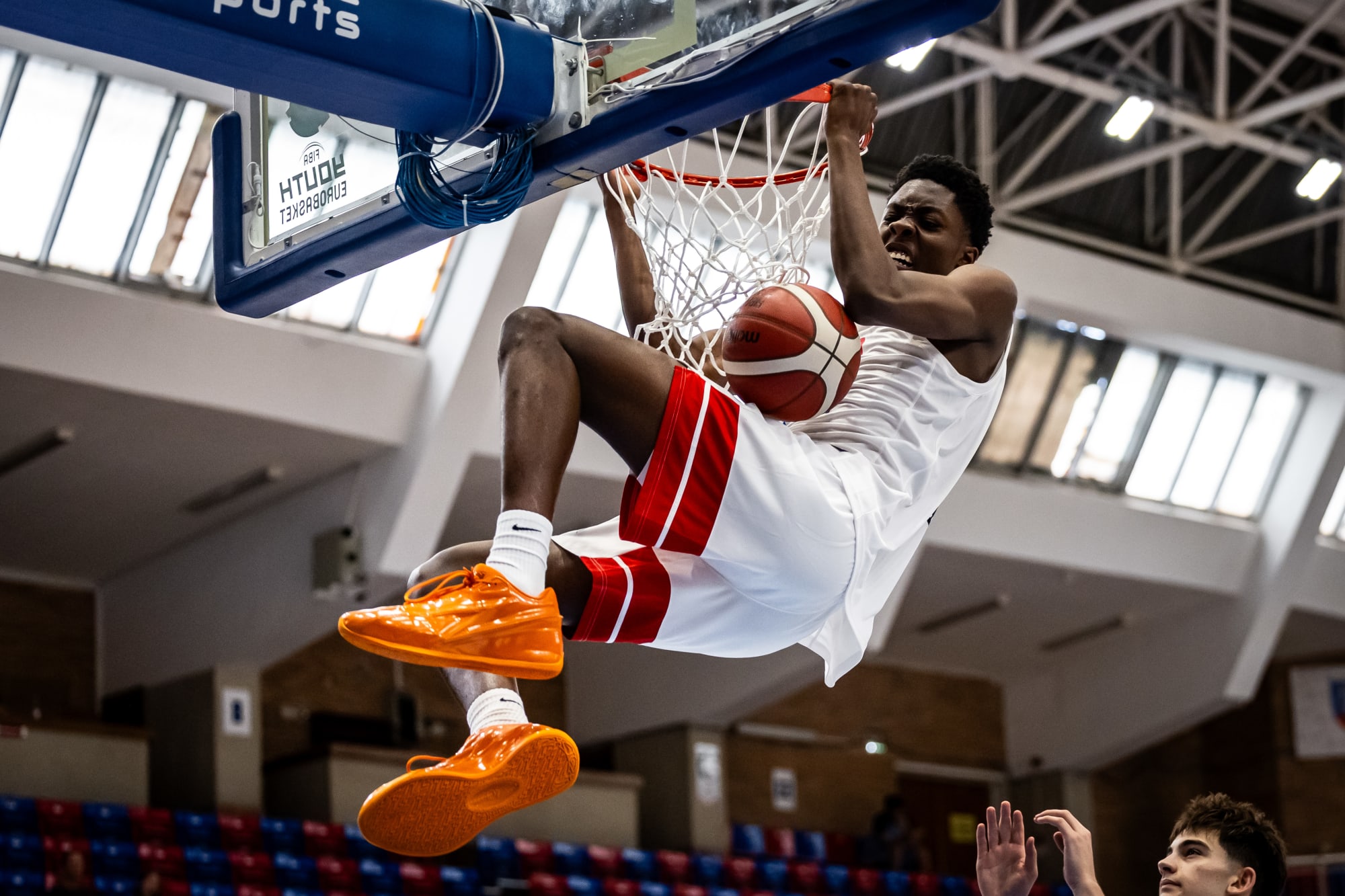 Spain rally for OT win; Lithuania beat reigning champs on opening day