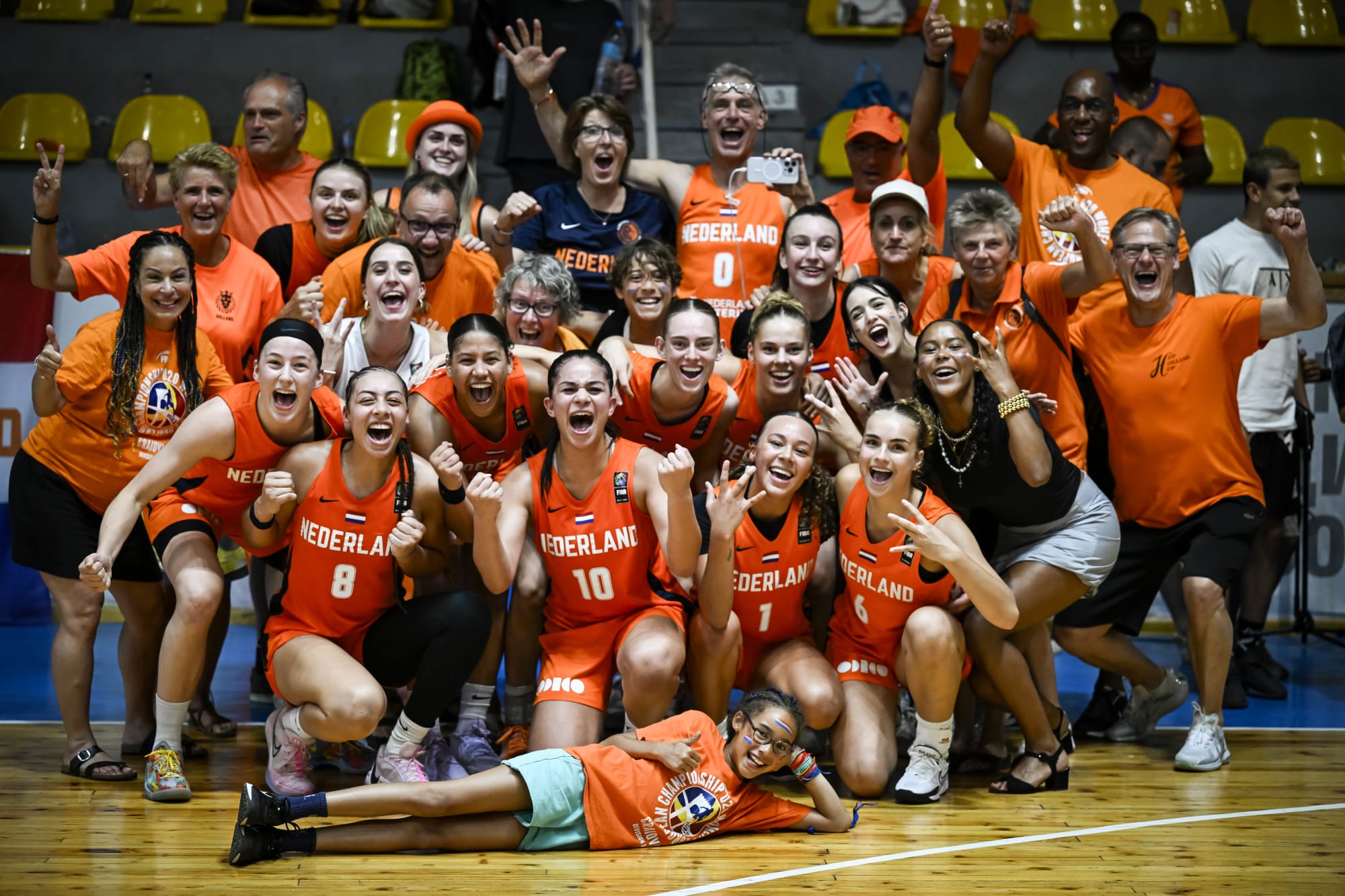 Nederland, België opstelling finale, Divisie A – FIBA ​​​​U20 Women's EuroBasket 2024 gepromoveerd naar Divisie B