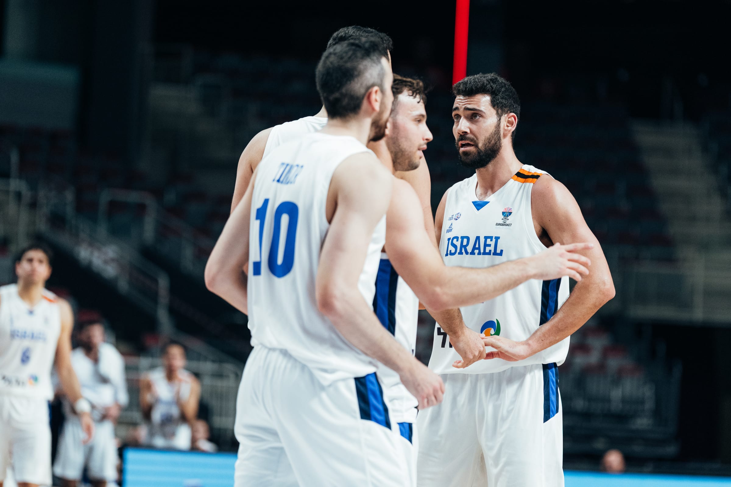 תמונת מצב לקראת המחזור האחרון של מוקדמות היורובאסקט ובלוג חי למשחק של ישראל מחר נגד סלובניה / עמיחי קטן